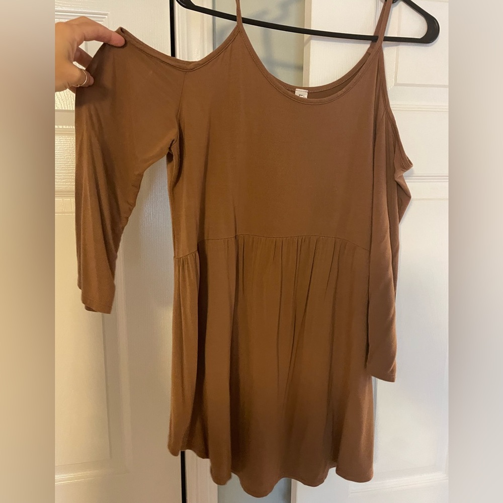 Off the shoulder boutique top size L